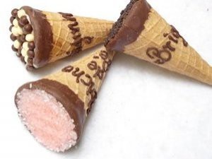 Cones de chocolate, bicho de pe, etc... varios sabores